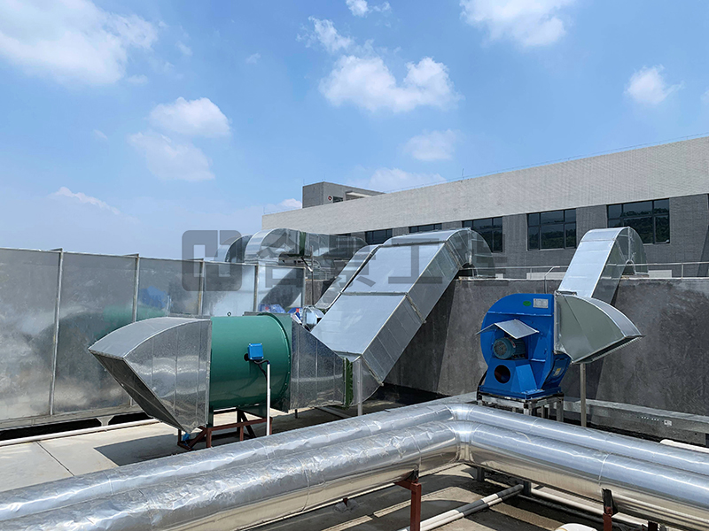 東莞盈灃科技有限公司工程緊鑼密鼓施工中，為迎接竣工全力奮戰！
